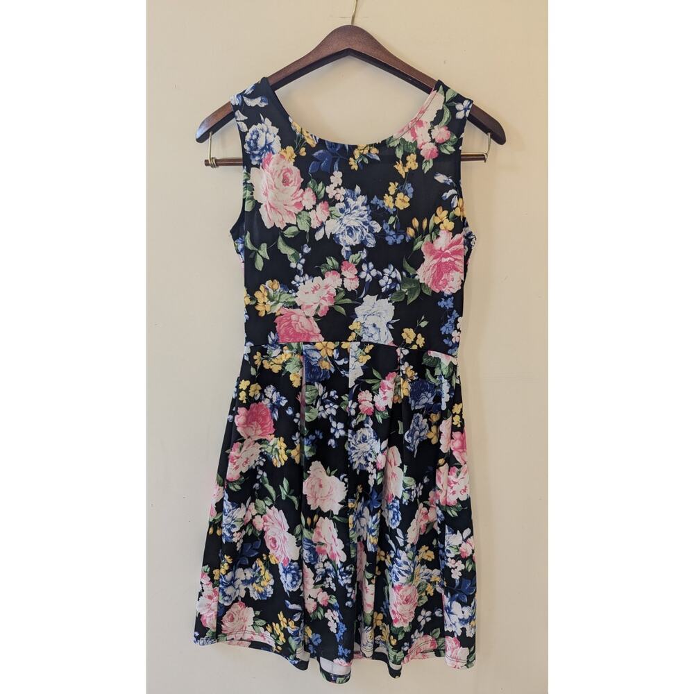 Gilli Womens Black Floral Skater Dress Pink Blue Rose Print Sleeveless Medium